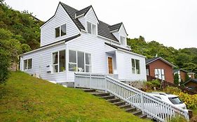 Big Sale In Winter Three Bedrooms Two Bathrooms In Karori